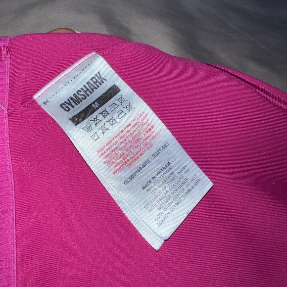 Selling this sport top. Barely used, I figured I’m not size M anymore :(. - Picture 3 of 4